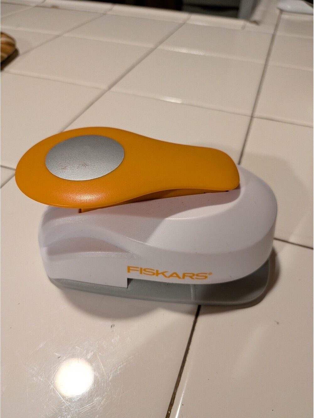 Fiskars Circle Lever Punch: XL circle / 2 in. diameter